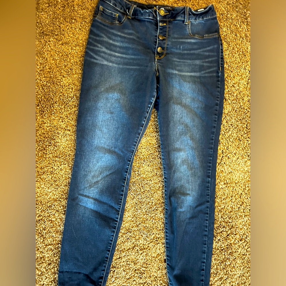 Maurice’s button jeans size L GUC.